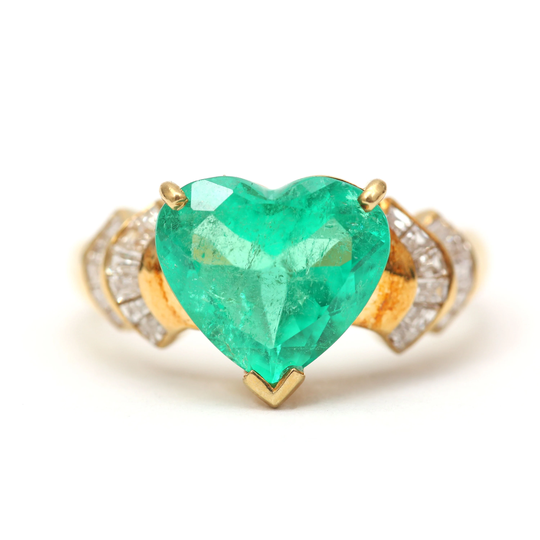 18K Colombian Emerald Heart Ring