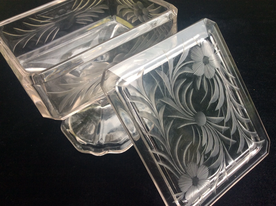 Victorian Etched Glass Pedestal Box, Manganese