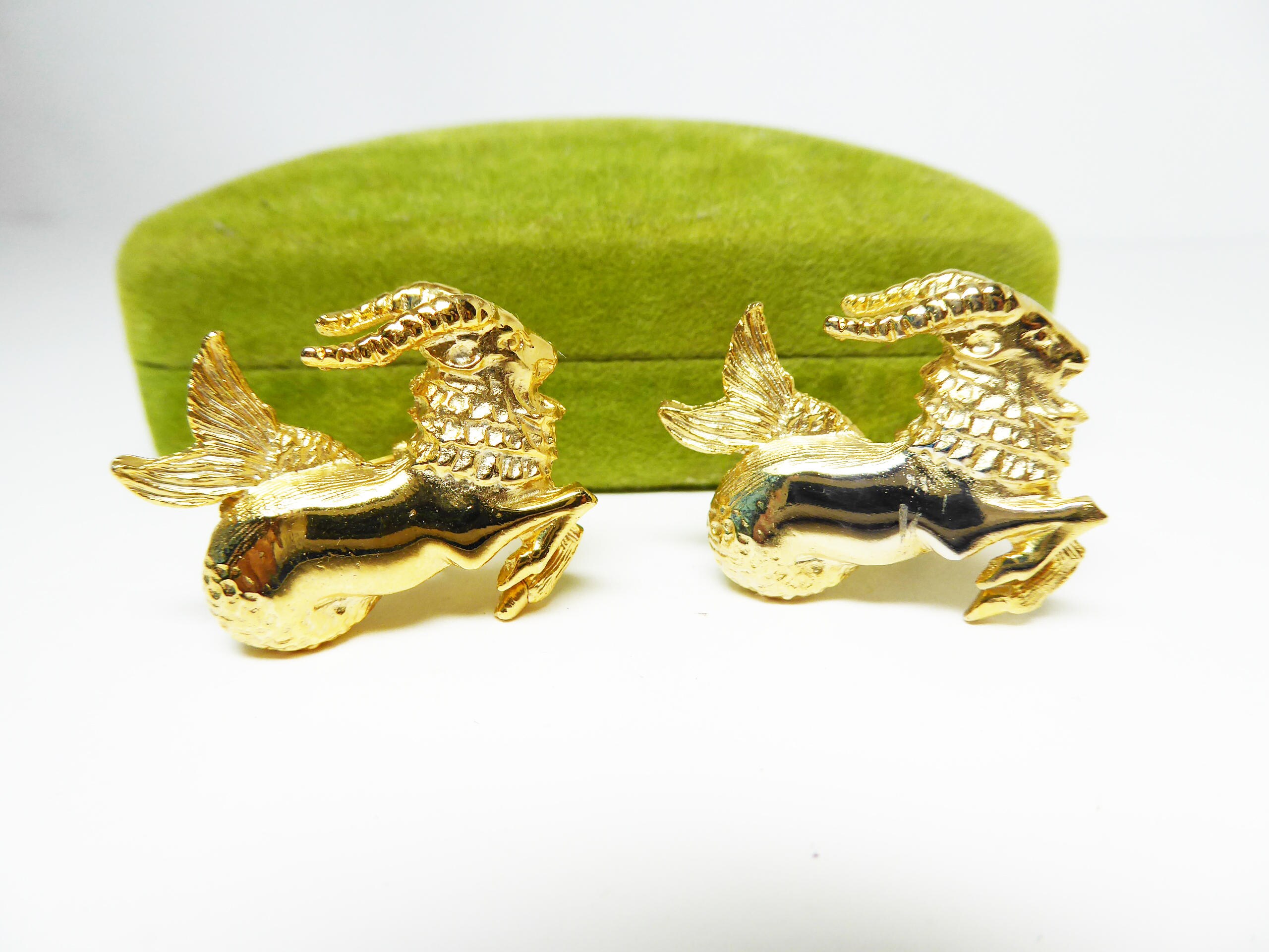 Capricorn Ram Cuff Links, Vinci Roma, Vintage Gold Tone 1960S Era Zodiac Sign Cufflinks - Mens December January Birthday Jewelry