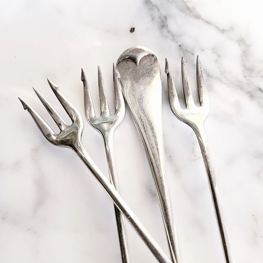 Antique Cocktail Seafood Forks Silver Plate Set Of 4 Fiddle Or Tipped Pattern Rogers Bros A1 From 1858 To 1898