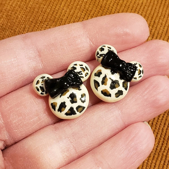 Safari Trek Studs