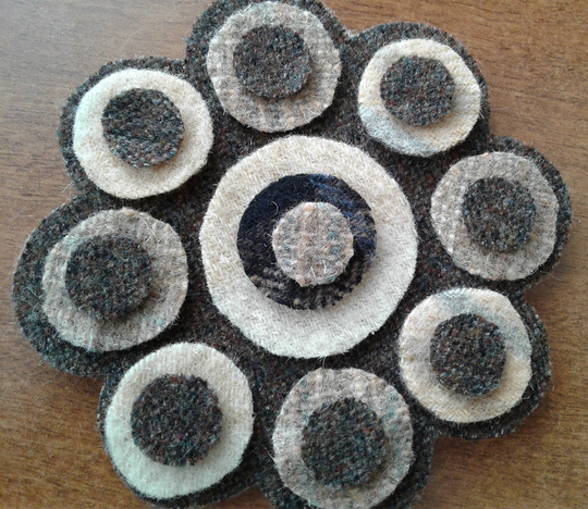 Wool Kit, Small Scalloped Mug Rug, Appliqué Rug Make Your Own Penny Pre Cut Kits