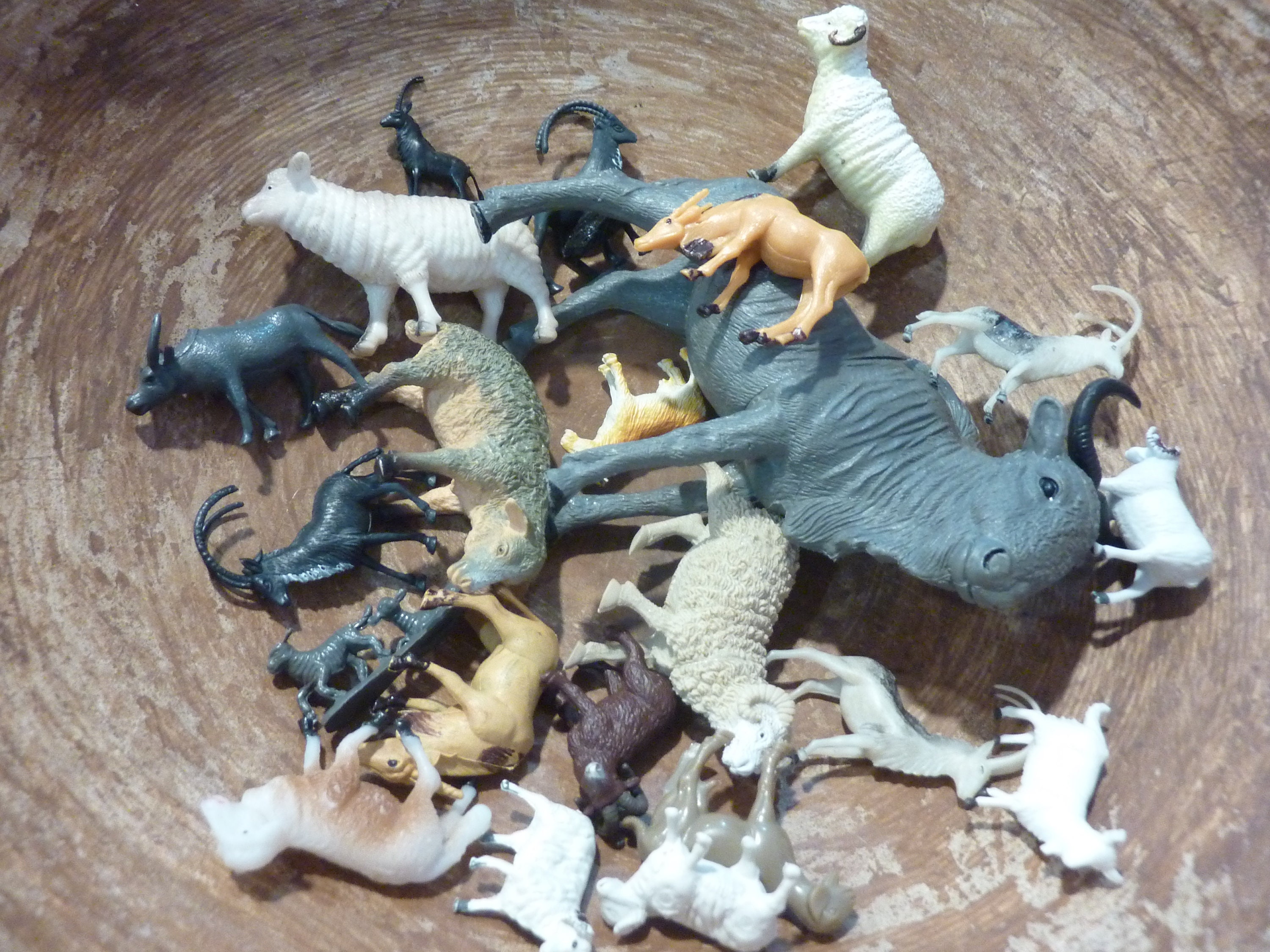 22 Vintage Sheep Goat Ram Animal Miniature Terrarium Fairy Garden Toy Plastic Craft Supply Lot Barn Horned | #2430