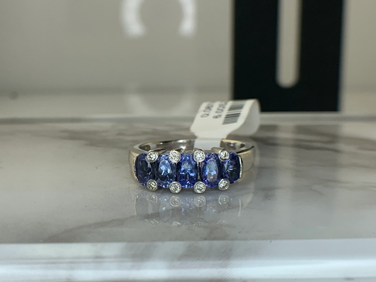 Estate 18Kt Genuine Tanzanite & Diamond Ring