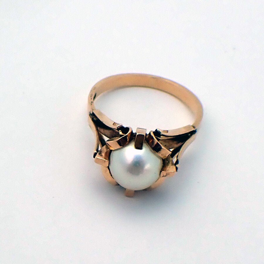 Cultured Akoya Pearl Ring 18 K Yellow Gold