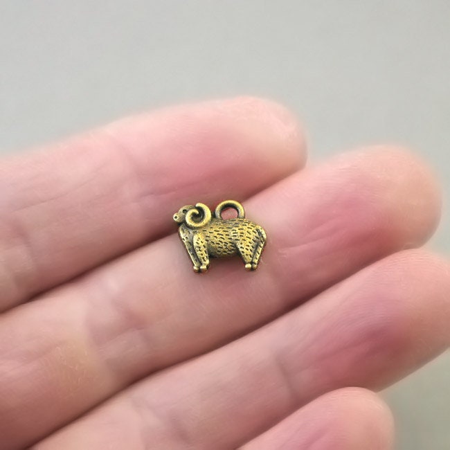 Sheep Charms, Small Ram Pendant Beads, Up To 20 Pcs, Antique Bronze 11x13mm cm1489B