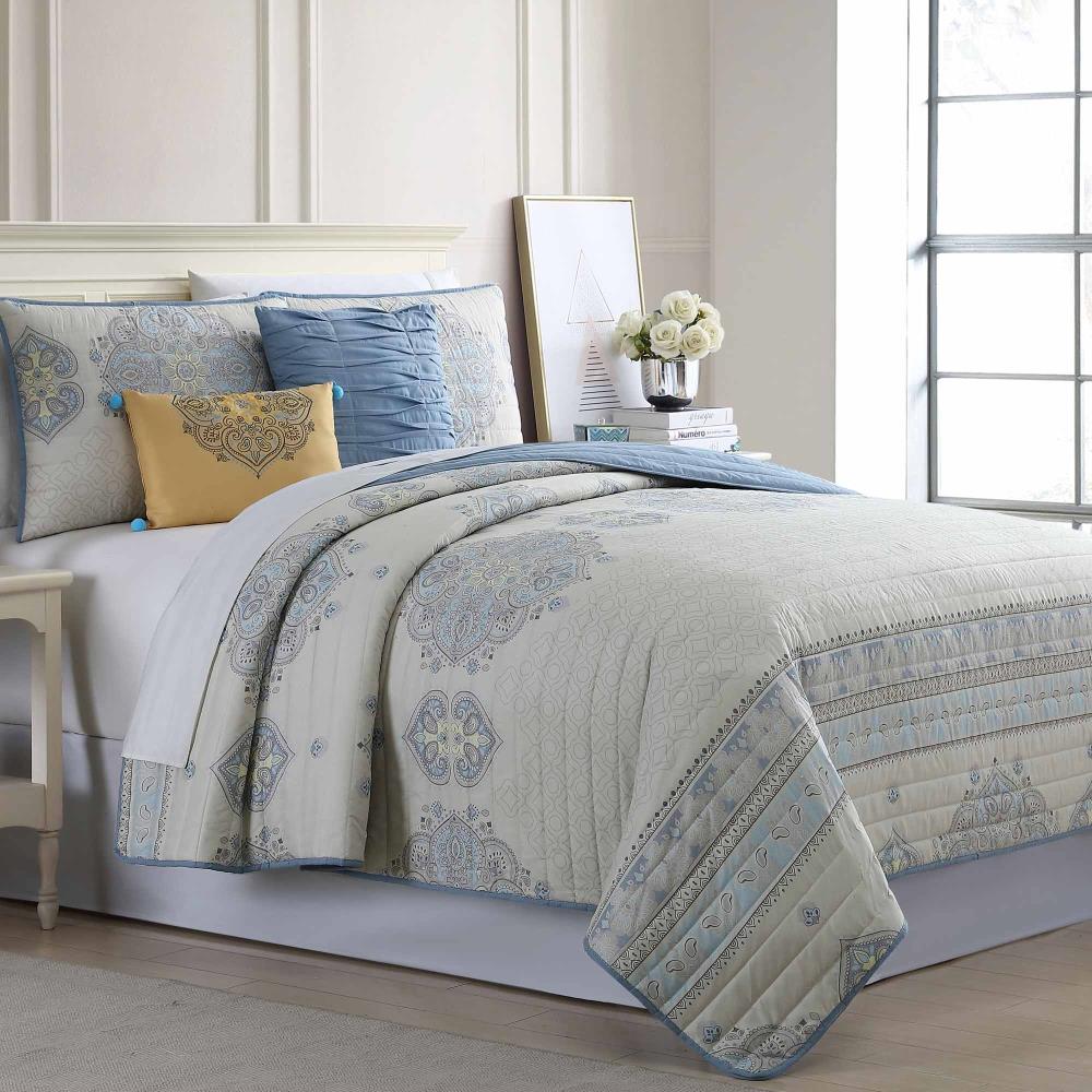 Amrapur Overseas Printed reversible quilt set Multi Multi Reversible King Quilt (Blend with Polyester Fill) | 3QLT5STG-BCM-KG