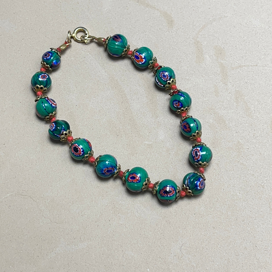 Murano Green & Red Glass Beaded Bracelet, On String, With Bead Caps, Gold Tone Spring Ring Clasp, 8.75 Inches Long