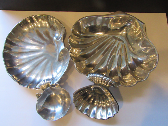 Vintage Pewter Bowl Per Set