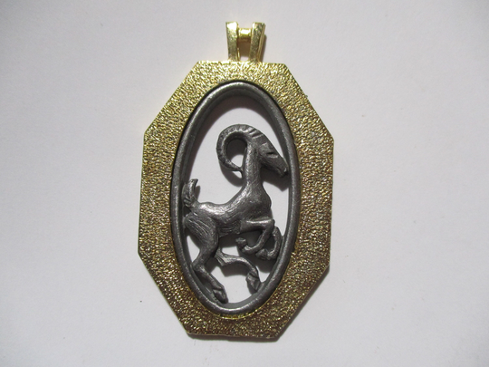 Vintage Ram/Goat Pendant Drop, Cast Brass & Pewter Tone Metal, Double Sided, 40mm By 28mm, Top Opening For Handing, Old Stock, 1 Piece