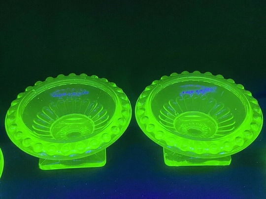1 Count Green Vaseline Glass Urn Birdbath Salt Cellar Dip Holder Uranium Lot R73