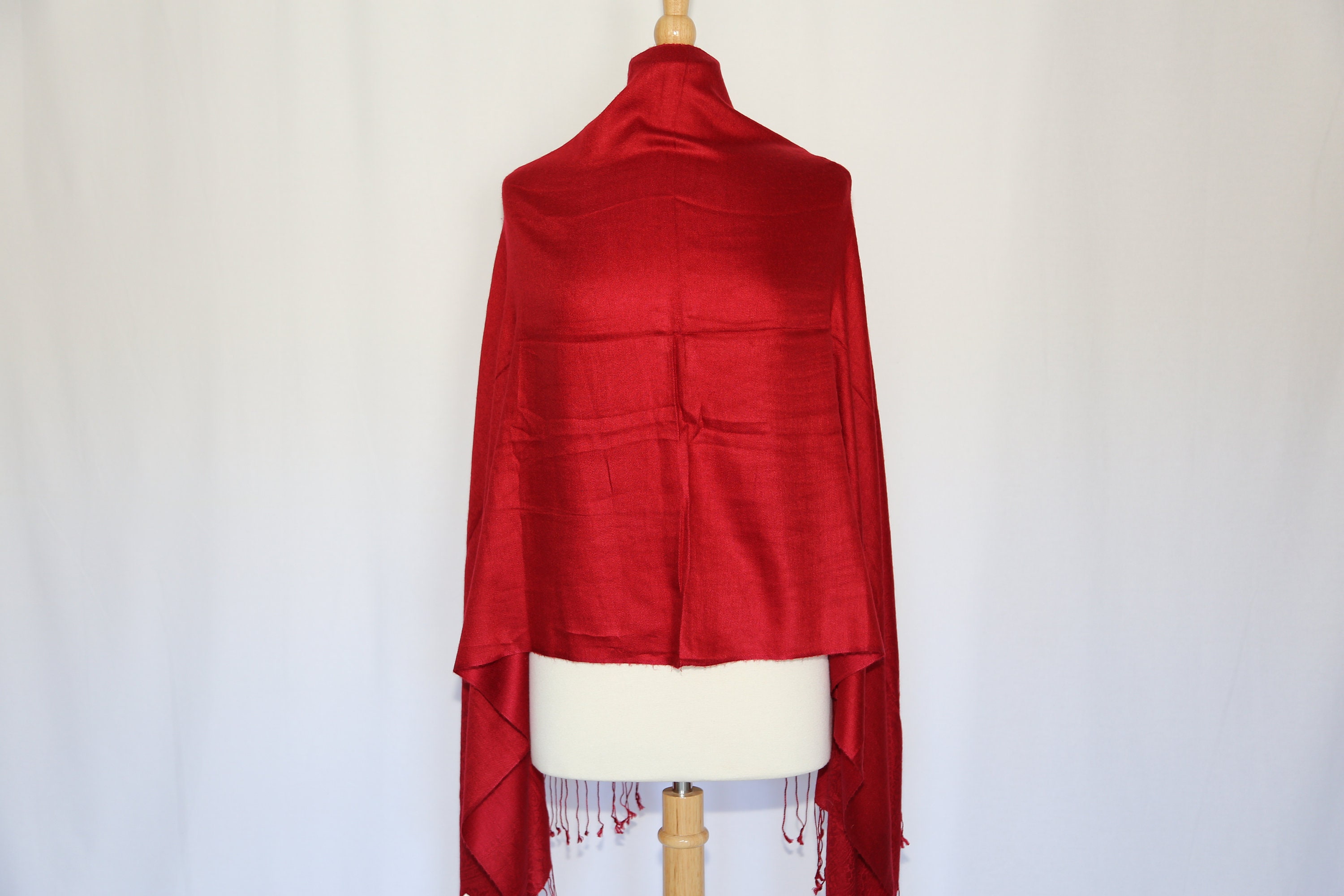 Authentic Cashmere Silk Blend Vintage Oblong Soft Scarf Wrap Shawl Paisley Red