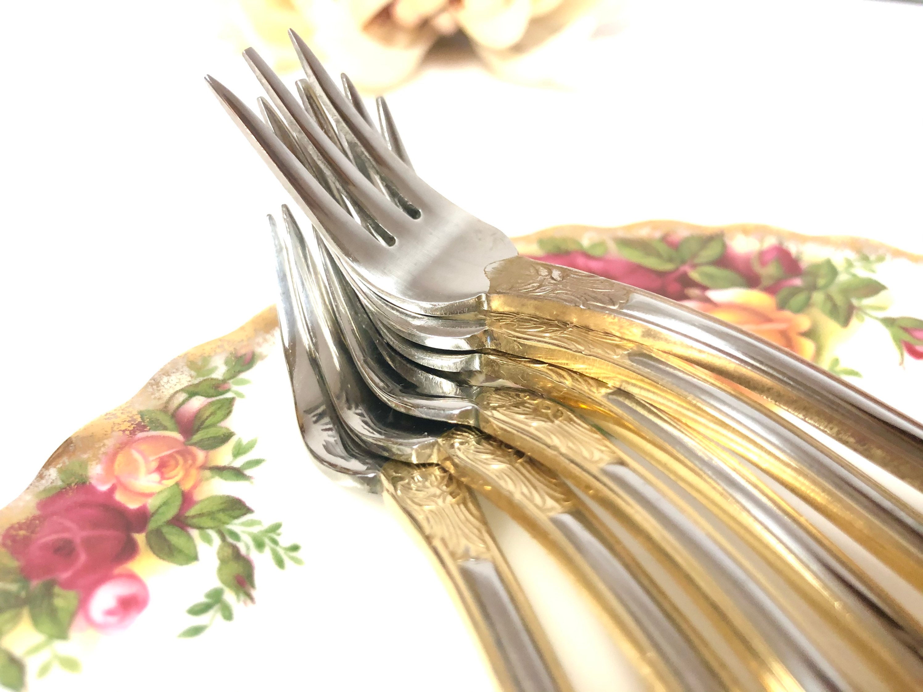 Nib 6Pcs Royal Albert Old Country Roses Seafood Cocktail Lobster Forks Gold Accent Flatware Golden Goldtone Cutlery Silverware Floral Flower