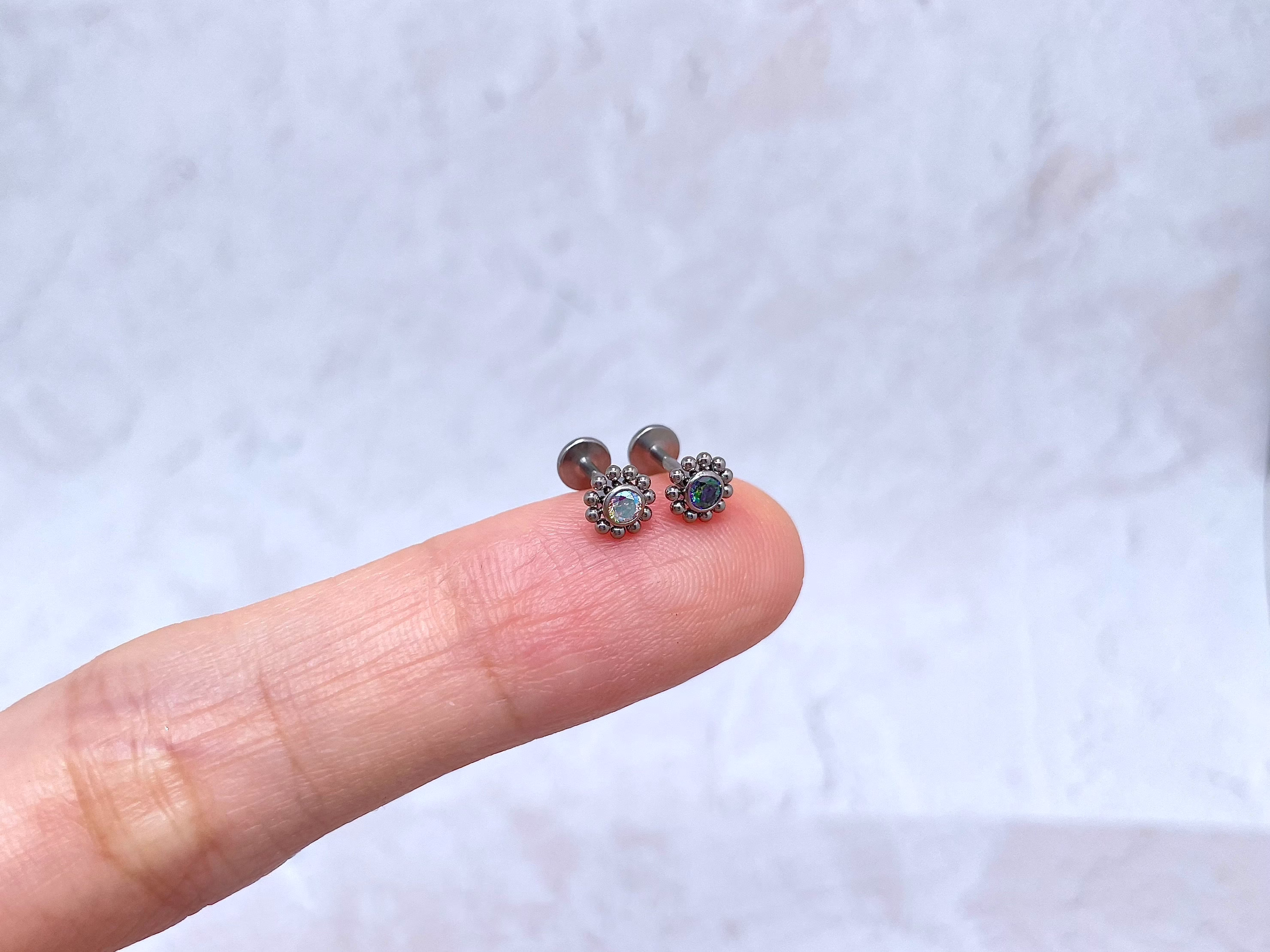 Implant Grade Titanium Crystal Threadless Earring Cartilage Helix Conch Piercing Jewelry Push in Labret Stud Flat Back 20G 18G 16G