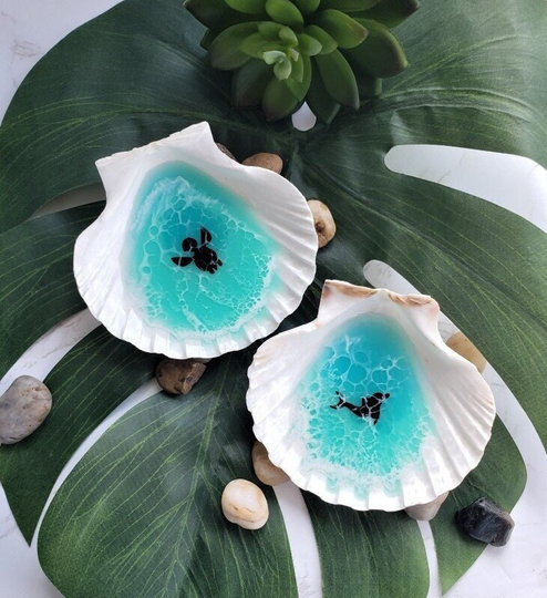 Large Ocean Resin Shell Ring Dish Hand Drawn Turtle Or Dolphin Trinket Waves Gift Idea Beach Lover Home Decor Scallop Top Gifts