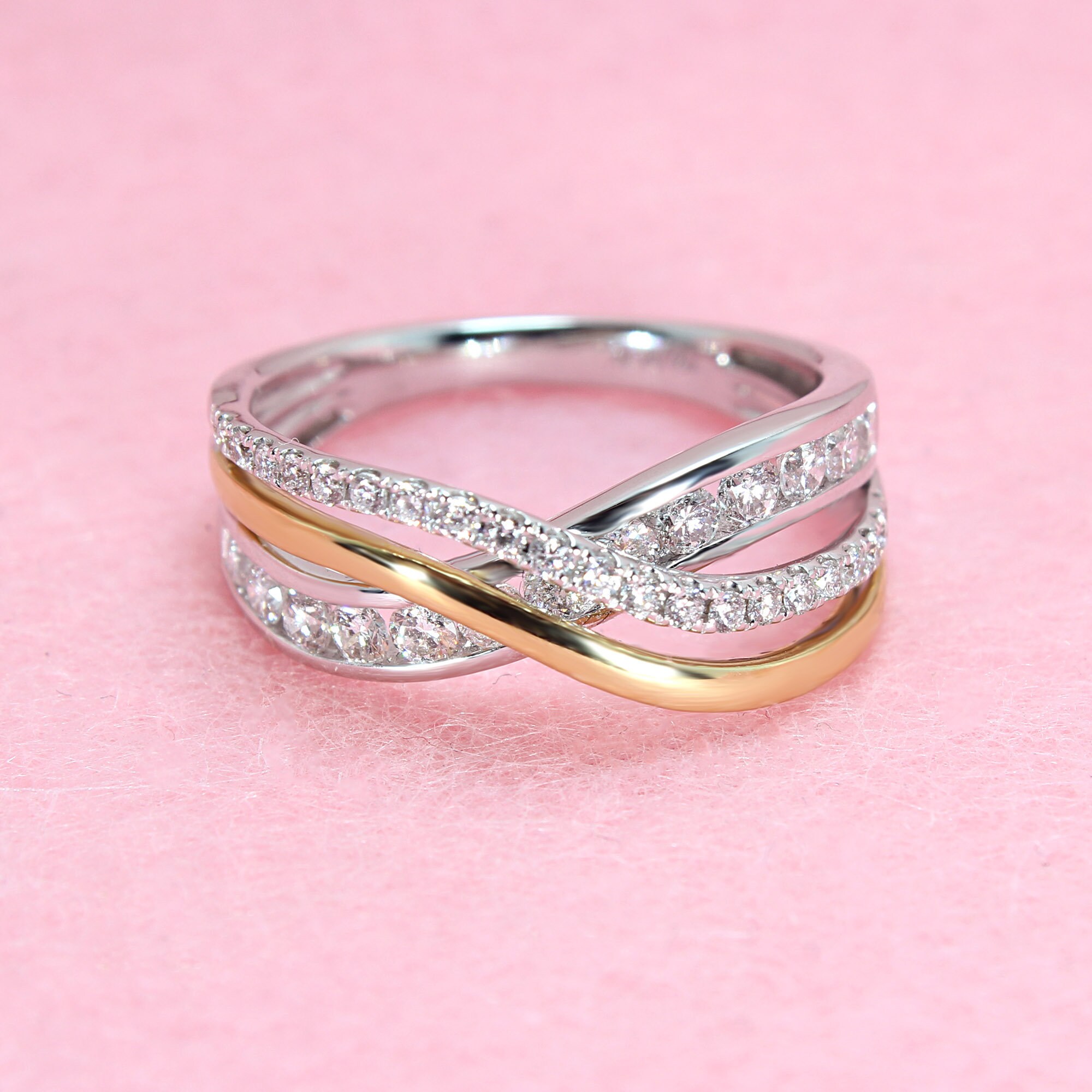 0.70 Ctw Diamond Criss Cross Ring - 18K White & Yellow Gold | Channel Set Withpave Classic Crossed
