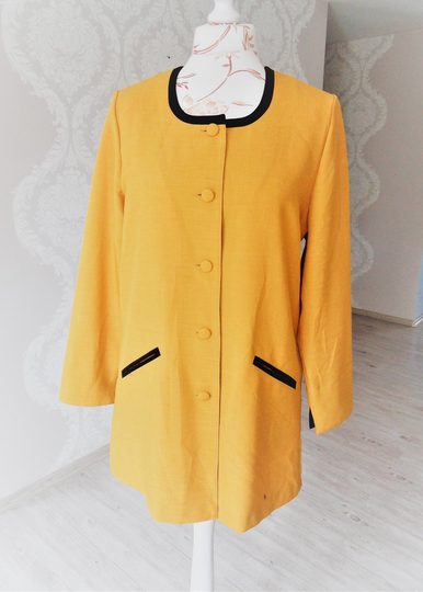 Vintage Yellow Orange Oversized Relaxed Fit Long Worker Medical Doctor Jacket Frontal Buttons Pockets Shoulder Pads 80S Bright European