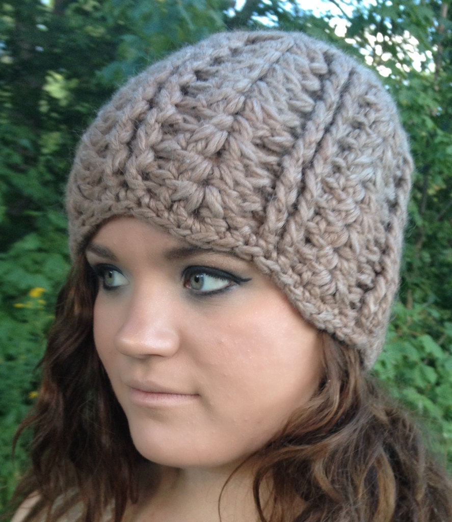Urban Shells Beanie Hat, Alpaca Blend Snuggle Yarn, Tan Heather