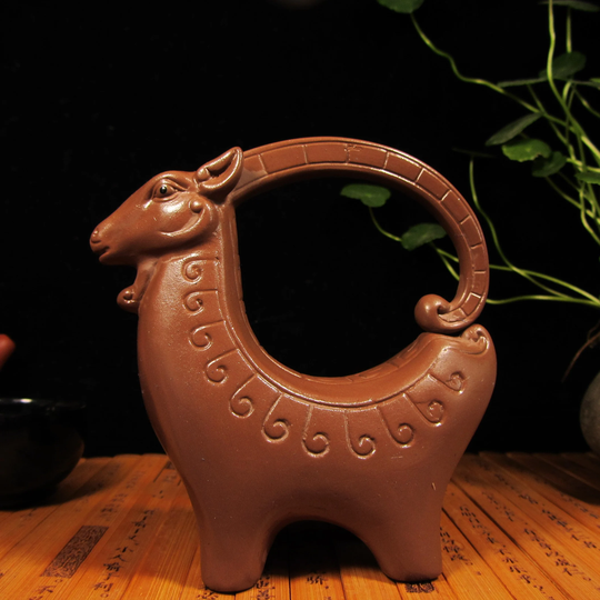 Hand Made Purple Sand Yixing Zisha Clay Pottey Horn Ram Figurine Tea Pet Table Decor Ornament Home Fengshui Mascot