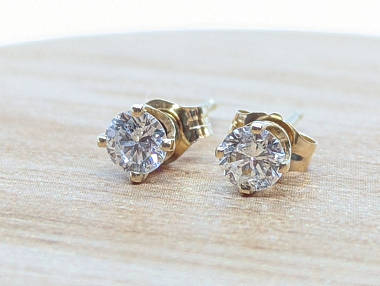 Diamond Stud Earrings. 14K Stud Posts With 0.50Ctw Diamonds