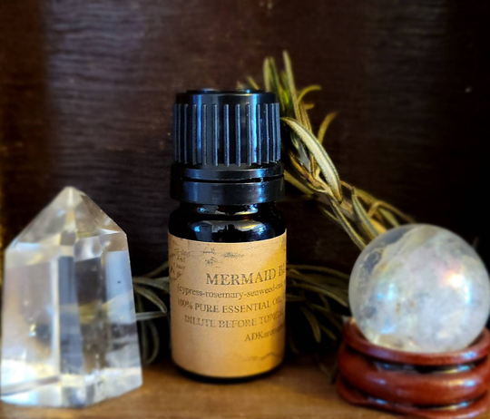 Mermaid Essential Oil Blend. Rosemary, Cypress, Blue Orange Blossom, Oakmoss, Tansy, Seaweed. 5 Ml