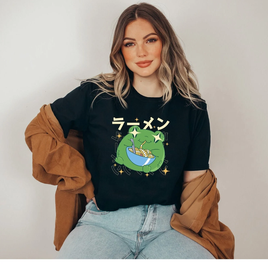 Unisex Kawaii Frog Eating Ramen, Ramen Graphic T-Shirt, T-Shirt in Various Colors | Anime Shirt, Japanese Gift