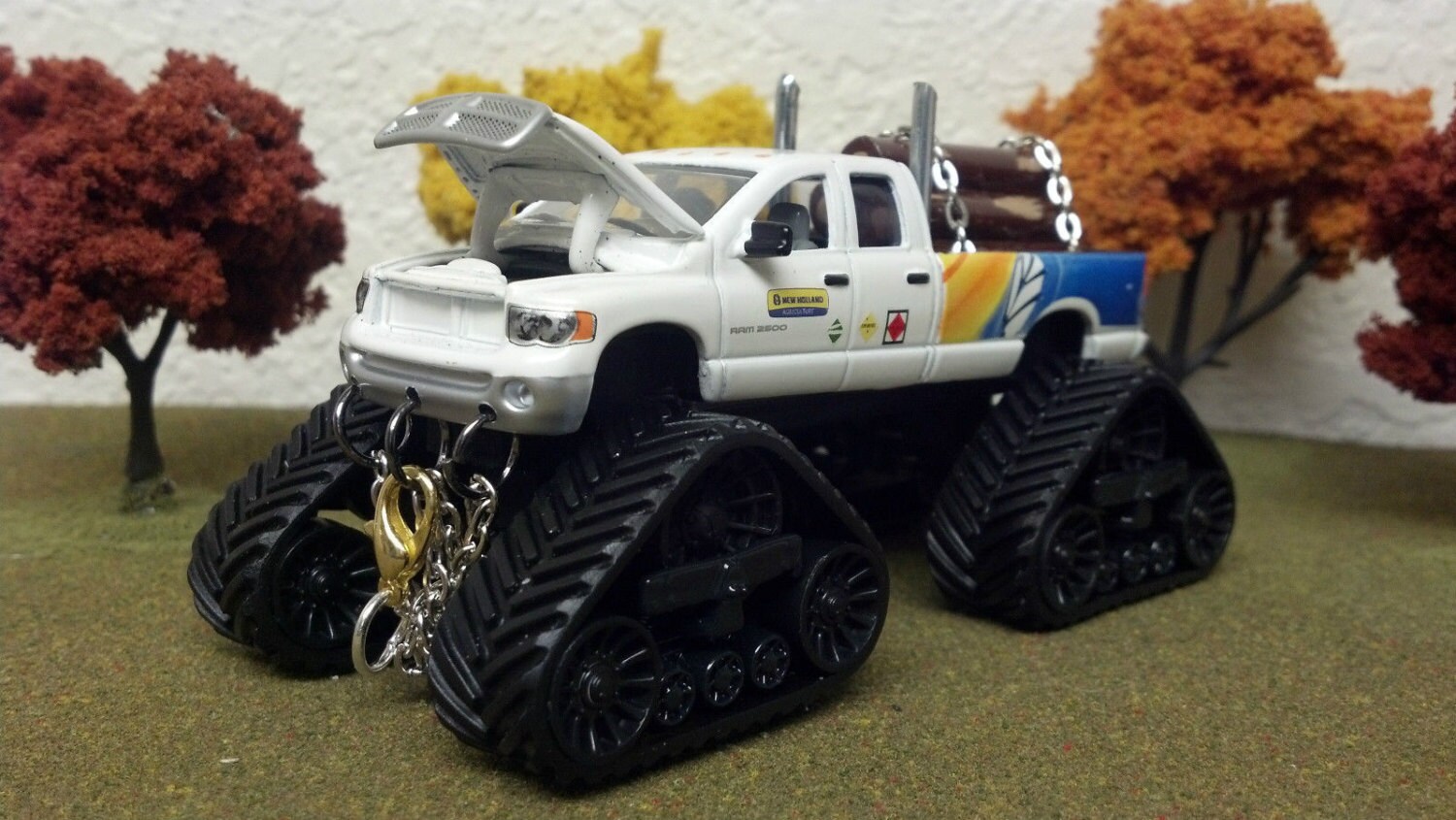 1/64 Custom Lifted, New Holland Agriculture, Dodge Ram 2500, Ertl, Quad Trac