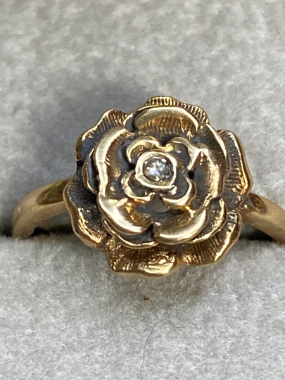 Adorable 14K Yellow Gold Diamond Flower Ring~Size 3 1/2