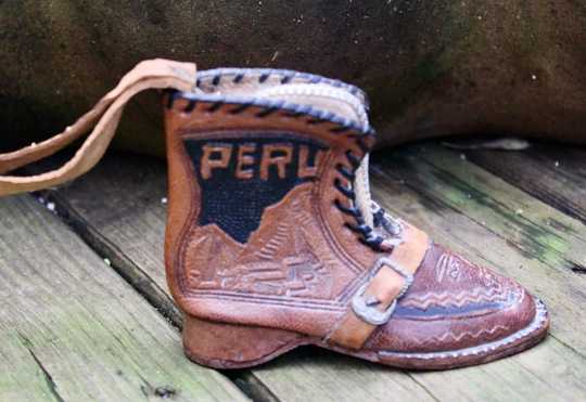 Vintage Minature Tooled Leather Boot Souvenir Of Peru Zipered Coin Purse