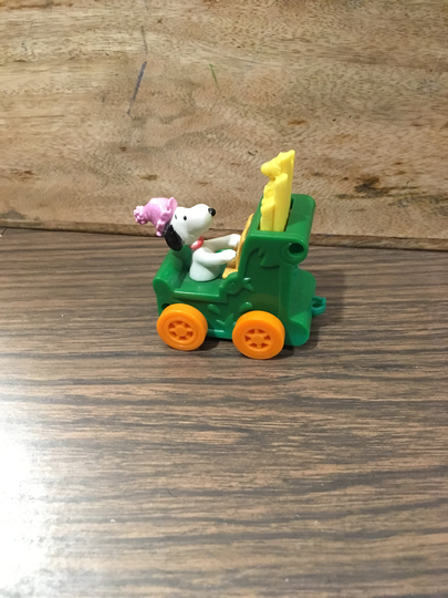 Vintage Peanuts Snoopy Action Toy Car Rare Fun Collectible Toy, Nostalgia Lot 2