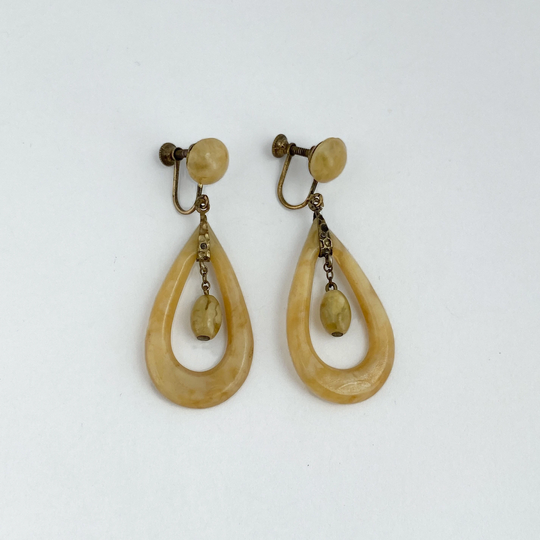 Refined Vintage Cream 1930-1940 Dangle Earrings