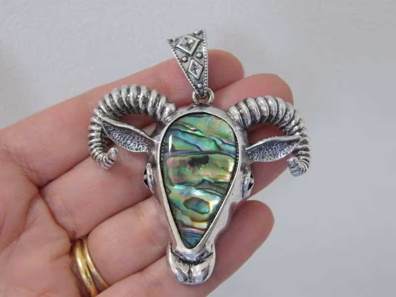 1 Ram Pendant Charms Shell & Antique Silver Tone A1326