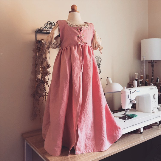 Renaissance Dress, Renaissance Costume, Kids Medieval Clothing, Girls Dresses, Linen Flower Girl, Historical Clothing