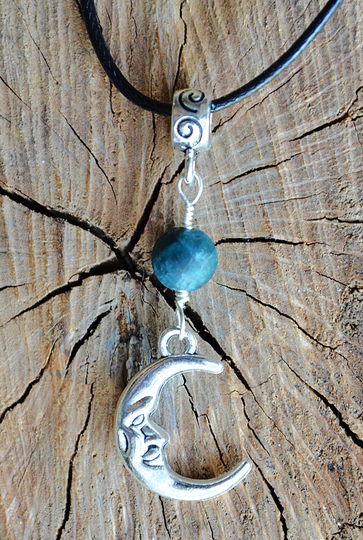 Moon Pendant, Apatite Power Pendant