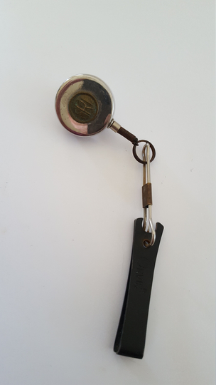 Vintage Circa 1980's Orvis Flyfishing Nippers On Retractable Pin, Japanese Blued Steel, Badge