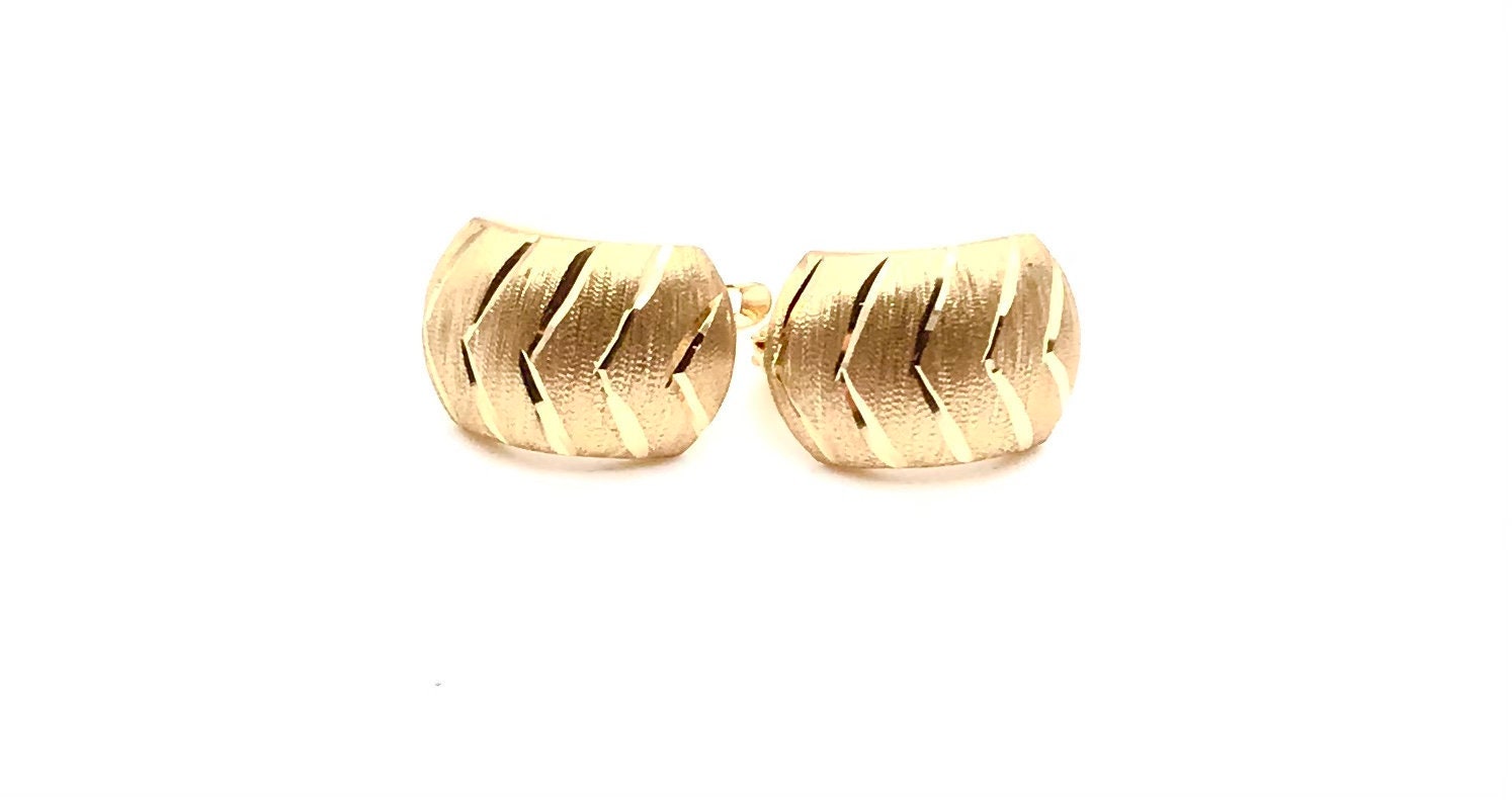 Elegant Yellow Earrings in 18K Gold Handmade By Italian Artisans Perfect Gift For Your Loved One 18K Matte Stud