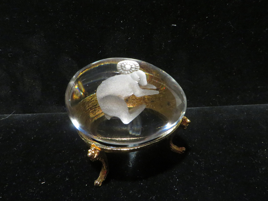 Vintage Ekenas Sweden Lead Crystal Egg W/Etched Aries Ram