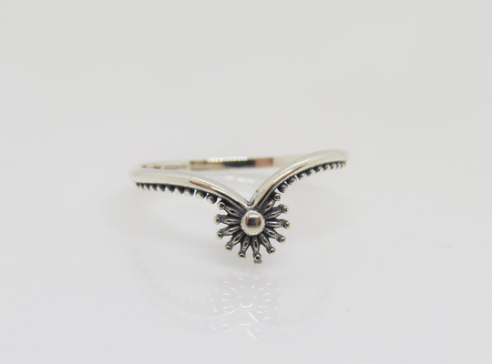 Vintage Sterling Silver V Shape Ring Size 8