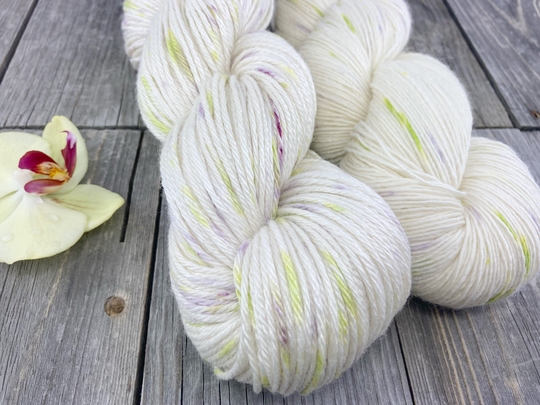 Wool & Silk Blend Yarn. Worsted . Hand Dyed 220 Yards 100 G Wild Lilac Moon's Full Moon Color "Nova" Speckled Yarn
