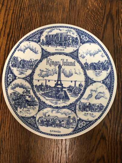 Vintage King's Island International Street Souvenir Plate Ohio Decorative Collector Travel Vacation Retro Wall Decor Gift Amusement Park