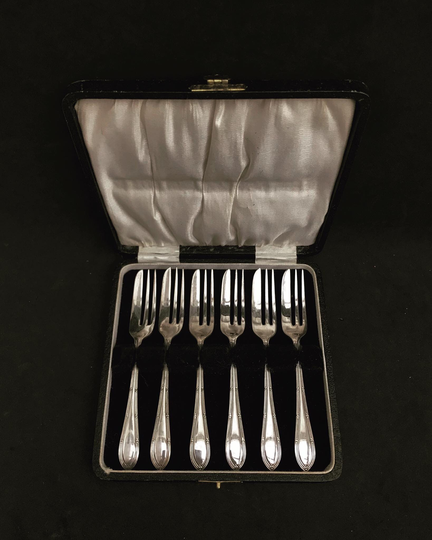 Oyster Forks Dessert Screen 6 Small Appetizers Seafood Silver Plated English Old Forks, Antique Cake Wedding Gift
