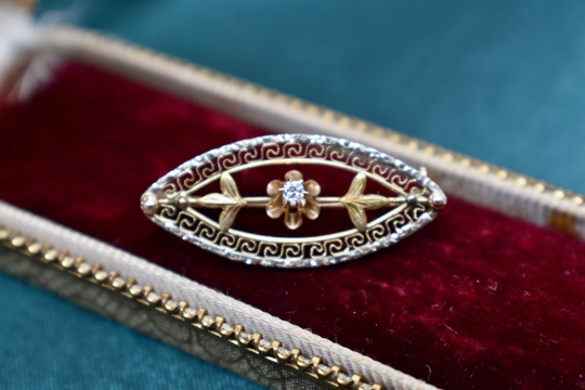 Victorian 10K Yellow Gold Old Mine Cut Diamond Floral Pin