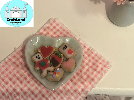 Miniature Dollhouse Cookies, Valentine's Day, Scale 112