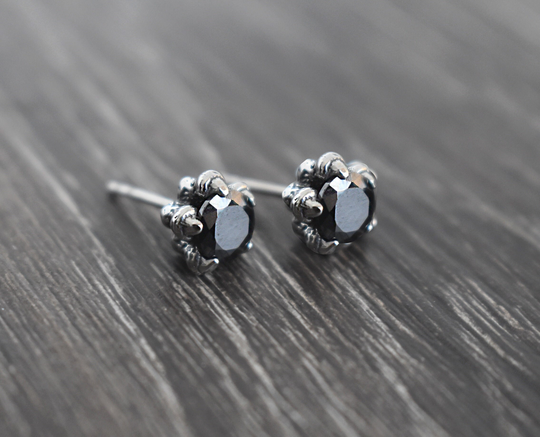 Claw With Black Cz Gothic Earrings, Black Stud Stainless Steel Gothic Claw Cz Studs