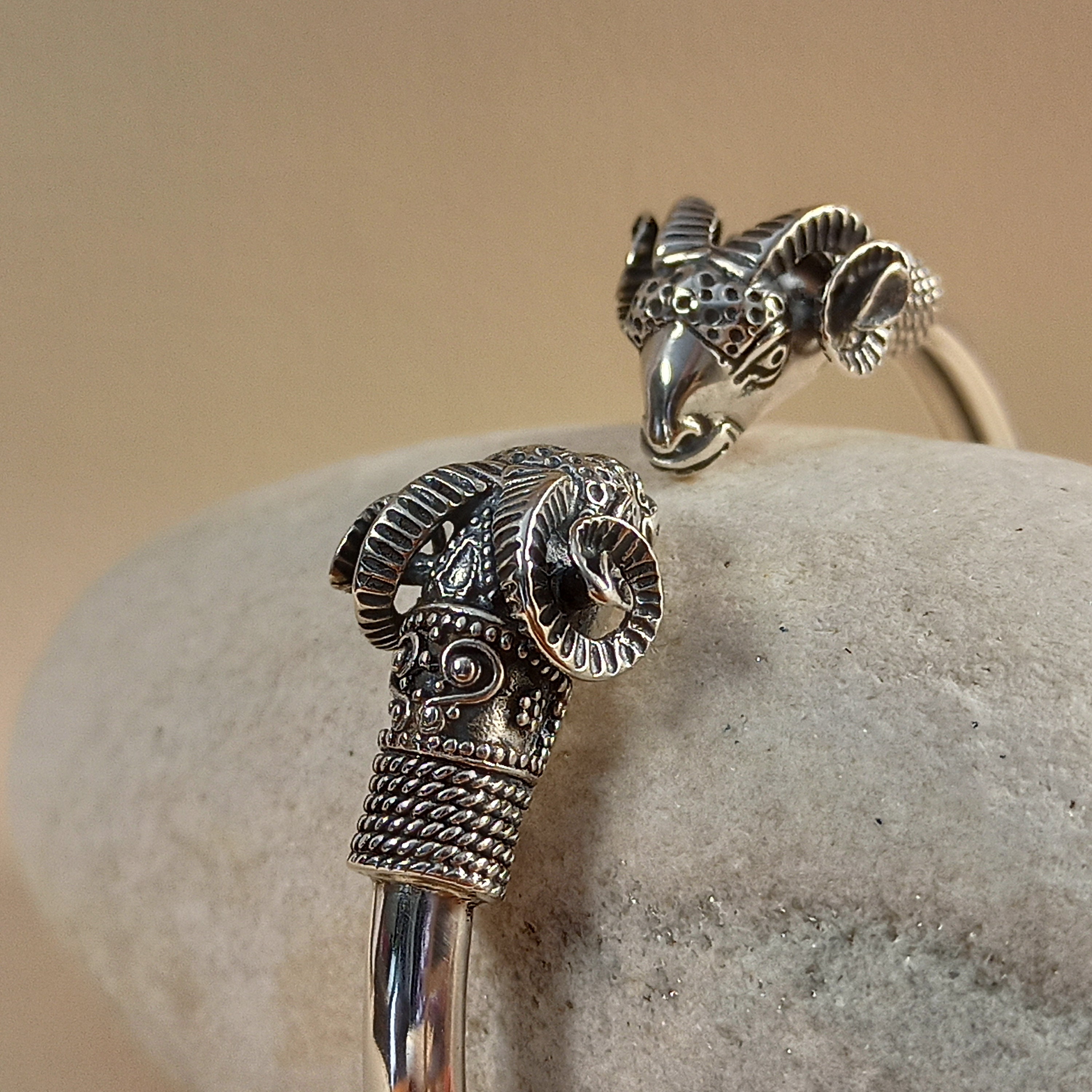 Bracelet With Two Ram Heads in Sterling Silver 925 Avec Deux Tetes De Belier En Argent Massif