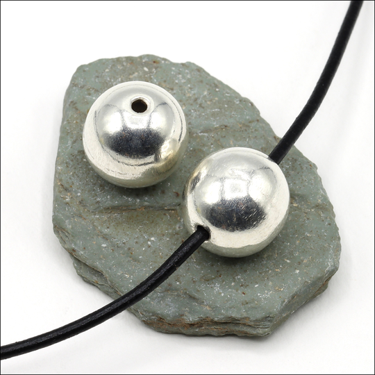 Hb123 ~ Hill Tribe Silver Large Shiny Round Bead