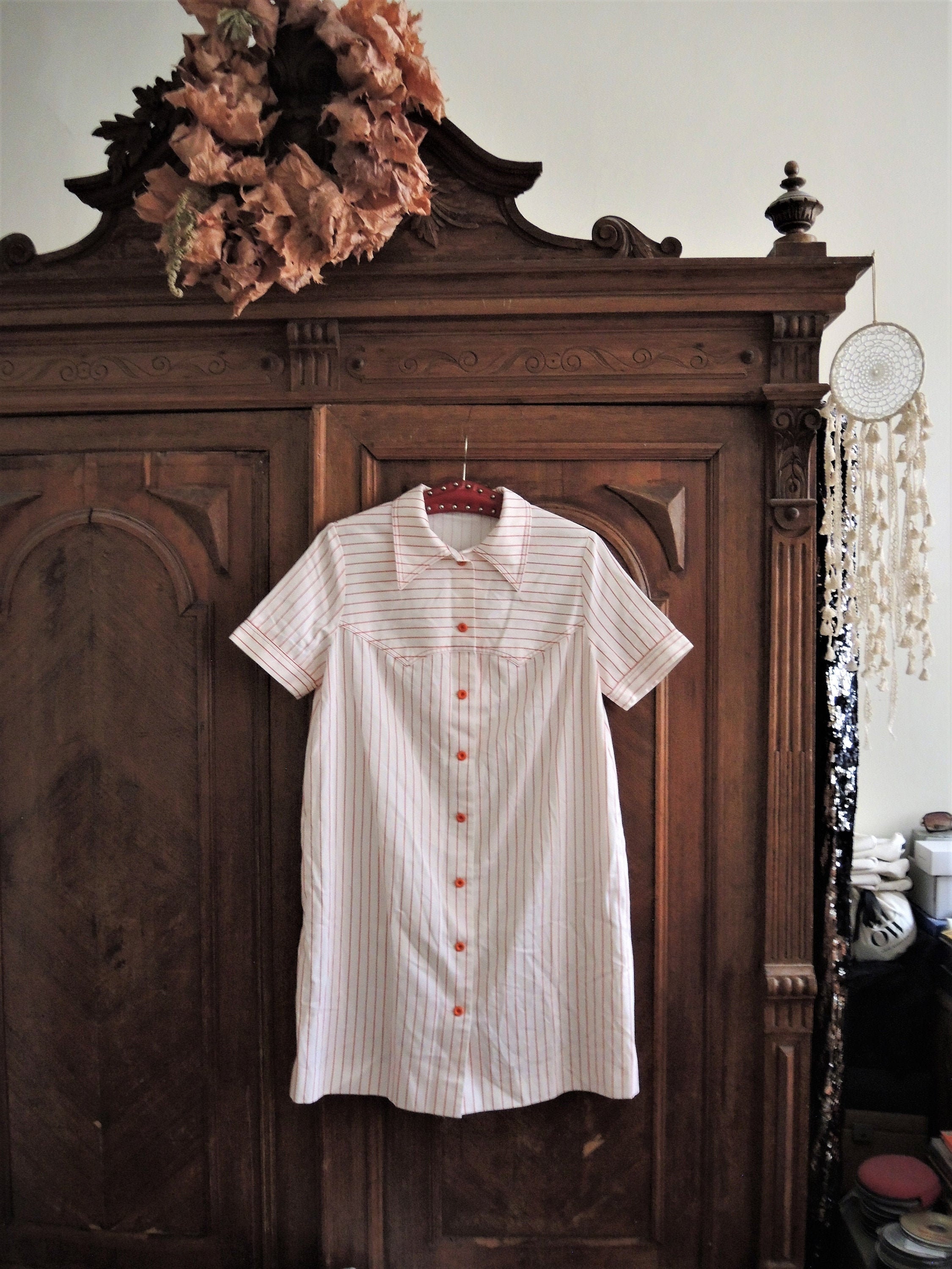 Vintage Striped Cotton Blend Shirt Dress Midi Length With Large Pointed Collar 1970S 70S
