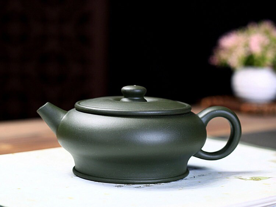 Handmade Yixing Zisha Clay Teapot F3711 210Ml