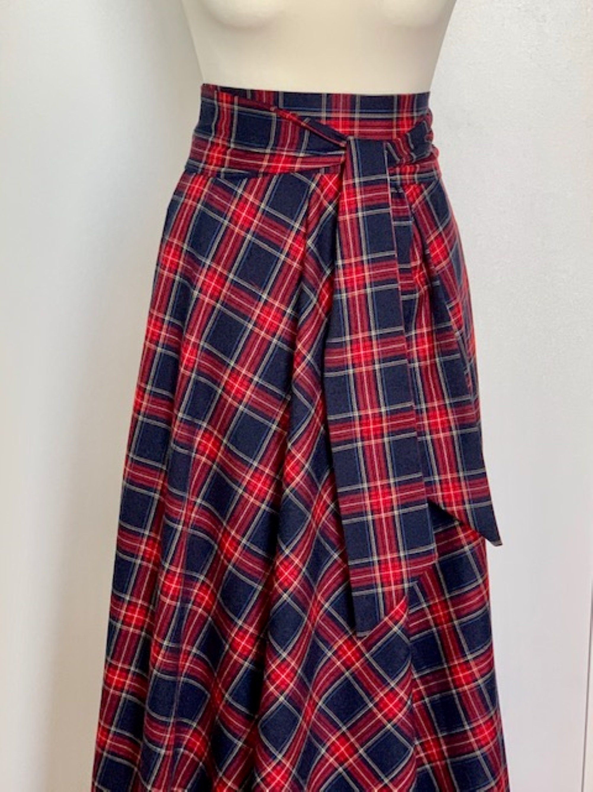 Winter Plaid Maxi Skirt Navy Blue Long Tartan Woman Maxi With Pockets