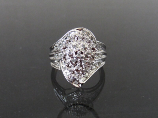 Vintage 10K Solid White Gold Genuine Diamond Ladies Ring Size 6.75